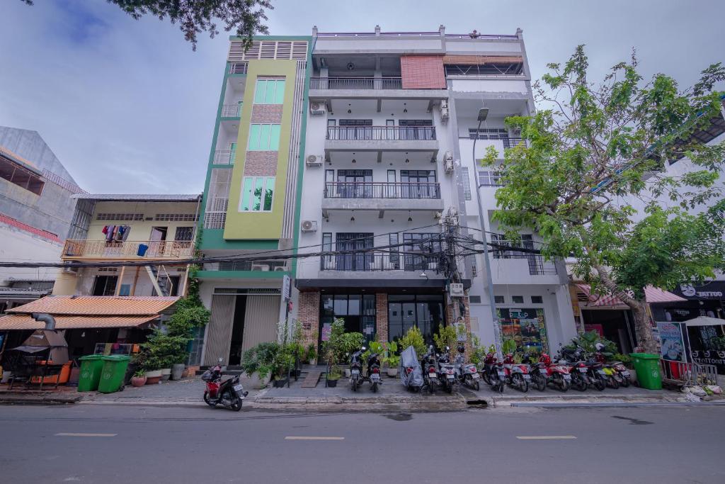 Pooltop Phnom Penh