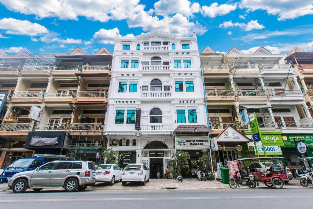 Grand Elevation Hotel