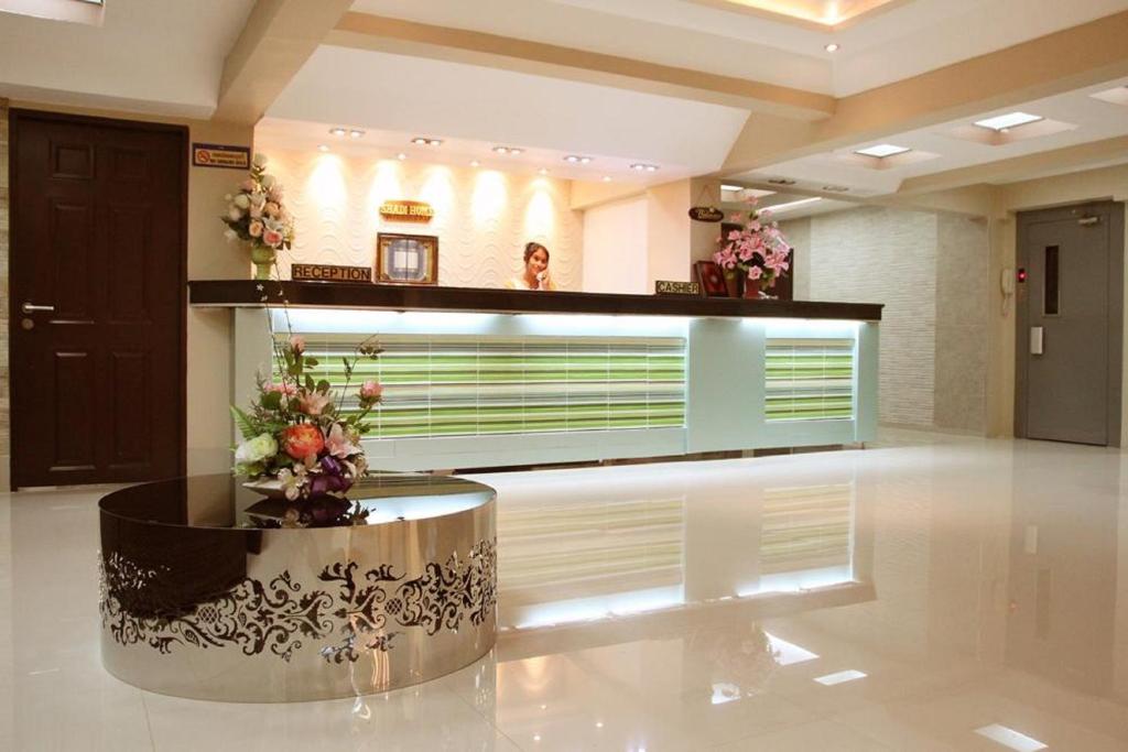 Visiting Card Hotel & Resort