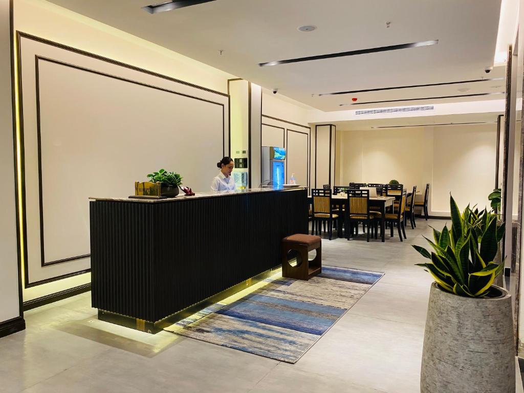 Central Park Saigon Hotel